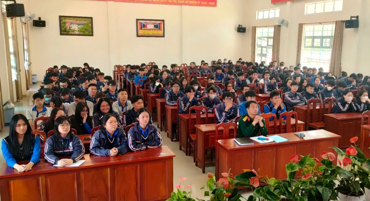 Đà Lạt: Tư vấn tuyển sinh quân sự cho học sinh trung học phổ thông